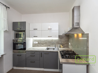 Pronájem bytu 1+1 35 m² Praha