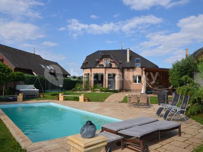 Prodej rodinného domu 466 m² Hovorčovice