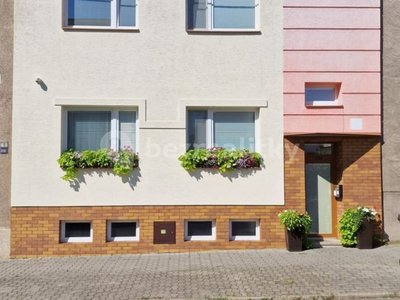 Prodej rodinného domu, 254m²