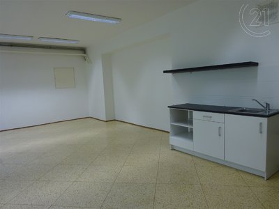 Pronájem skladu 51 m² Zlín