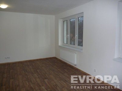 Pronájem bytu 1+kk, garsoniery, 32m²