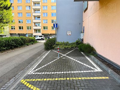 Pronájem parkovacího místa 21 m² Brno