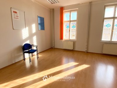 Pronájem kanceláře 75 m² Znojmo