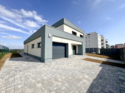 Prodej rodinného domu, 216m²