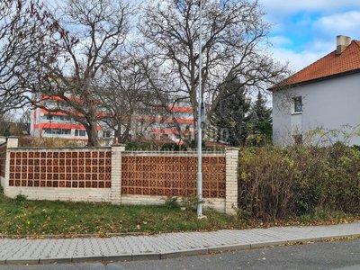 Prodej stavební parcely 1015 m² Slaný