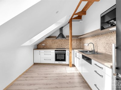Pronájem bytu 3+kk 80 m² Hradec Králové