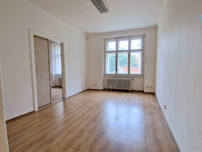 Pronájem kanceláře, 87m²