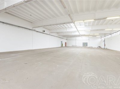 Pronájem skladu 542 m² Písek