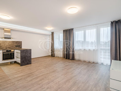 Pronájem bytu 4+kk 86 m² Praha