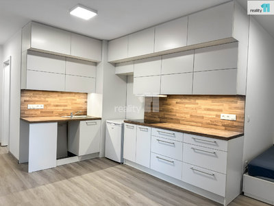 Pronájem bytu 1+kk, garsoniery 30 m² Zlín