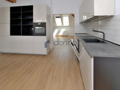 Pronájem bytu 5+1 a více 194 m² Praha