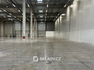 Pronájem skladu, 2100m²