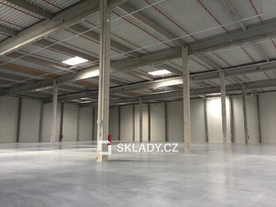 Pronájem skladu, 1215m²