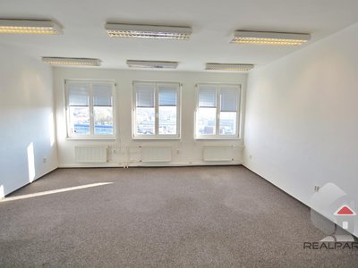 Pronájem kanceláře, 33m²