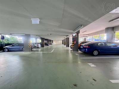 Pronájem parkovacího místa 21 m² Praha
