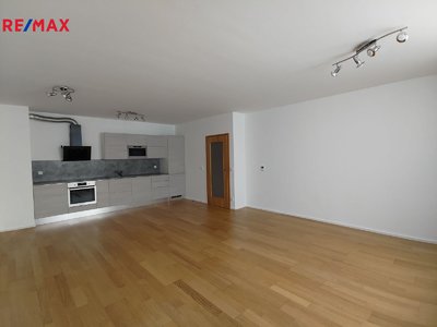 Pronájem bytu 2+kk, 66m²