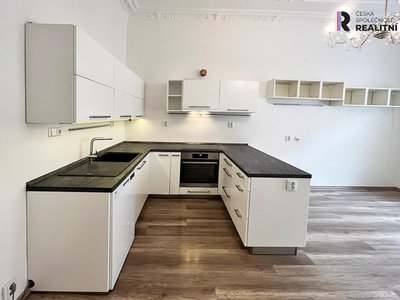 Pronájem bytu 5+kk 100 m² Praha