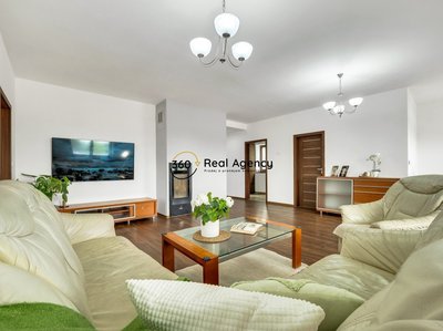 Prodej rodinného domu, 380m²