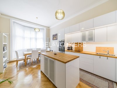 Pronájem bytu 3+1 107 m² Praha