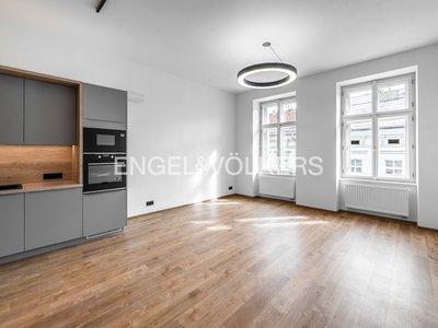 Pronájem bytu 1+kk, garsoniery 38 m² Praha