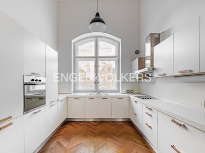 Pronájem bytu 5+1 a více 228 m² Praha