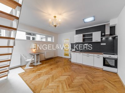 Pronájem bytu 1+1 29 m² Praha