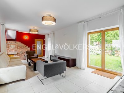 Pronájem rodinného domu 218 m² Praha