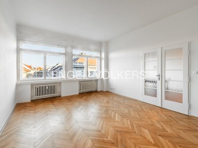 Pronájem bytu 3+1 90 m² Praha