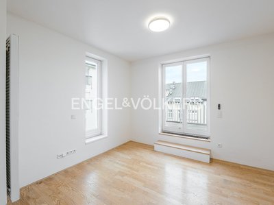 Pronájem bytu 4+1 128 m² Praha