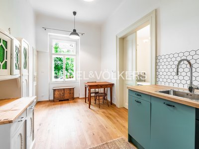 Pronájem bytu 1+1 40 m² Praha