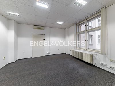 Pronájem kanceláře, 81m²