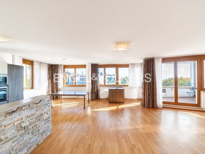 Pronájem bytu 5+1 a více, 175m²