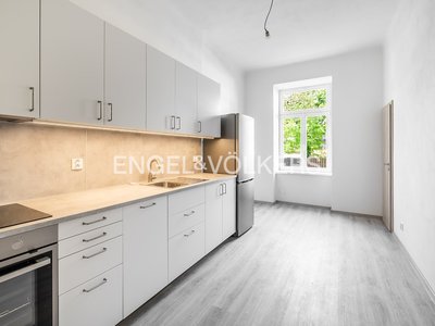 Pronájem bytu 2+1 81 m² Praha