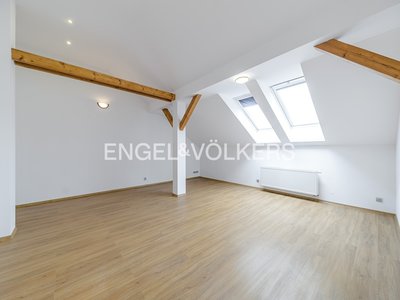 Pronájem bytu 4+1 194 m² Praha