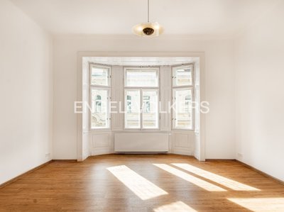 Pronájem bytu 2+1 124 m² Praha