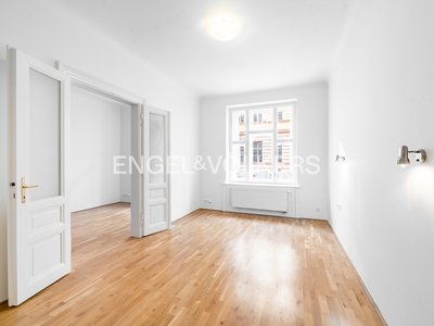 Pronájem bytu 4+1 85 m² Praha