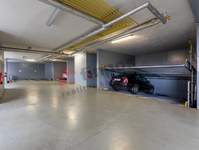 Prodej parkovacího místa 12 m² Praha