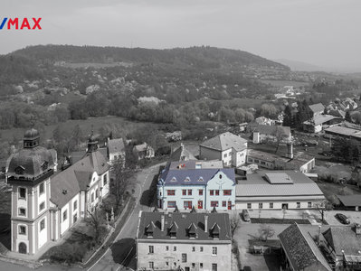 Prodej rodinného domu, 688m²