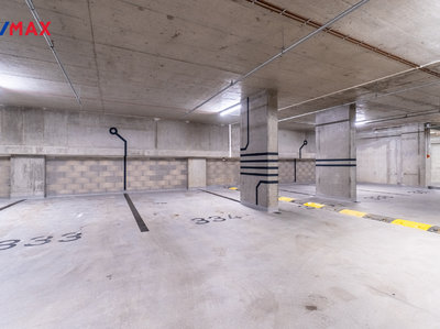 Pronájem parkovacího místa 11091 m² Praha