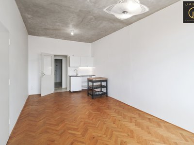 Pronájem bytu 1+kk, garsoniery, 32m²