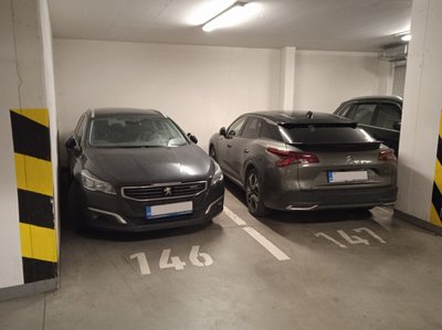 Pronájem parkovacího místa 12 m² Praha