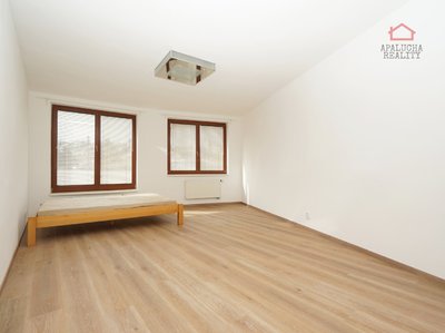 Pronájem bytu 1+kk, garsoniery, 35m²