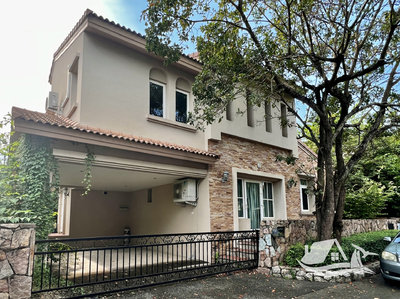 Prodej rodinného domu, 190m²
