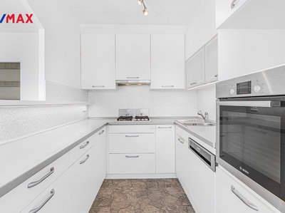 Pronájem bytu 4+kk 87 m² Praha