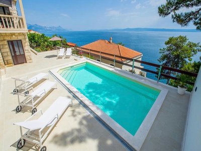 Prodej rodinného domu, 330m²