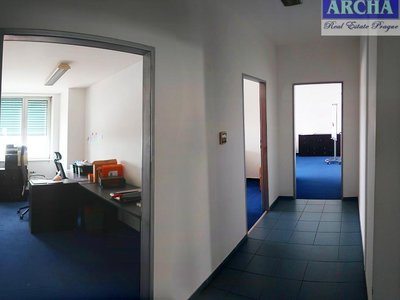 Pronájem kanceláře, 320m²