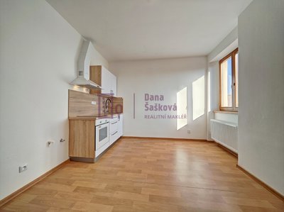 Pronájem bytu 1+kk, garsoniery 20 m² Jindřichův Hradec