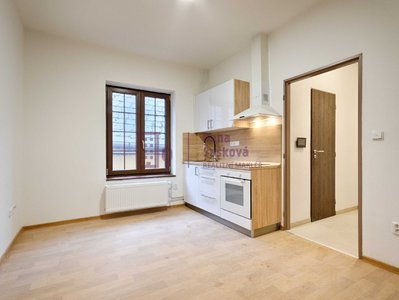 Pronájem bytu 1+kk, garsoniery 20 m² Jindřichův Hradec