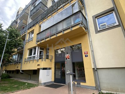 Prodej bytu 1+kk, garsoniery 42 m² Praha