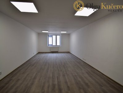 Pronájem kanceláře, 102m²